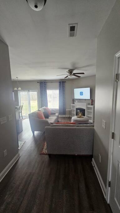 Vila Charming & Spacious 3Br House Concord Exteriér fotografie